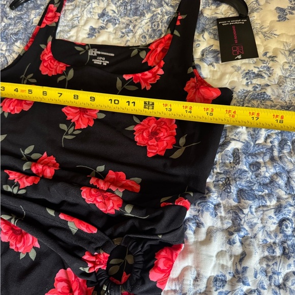 Floral Black and Red Dress - Picture 6 of 7